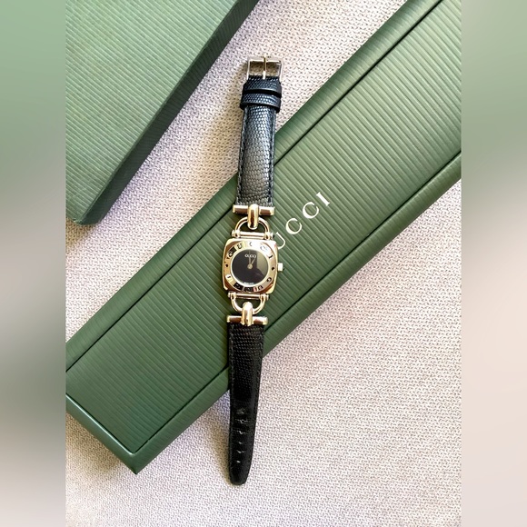 Beautiful GUCCI ladies watch 🌹🌹🌹 - Picture 1 of 12